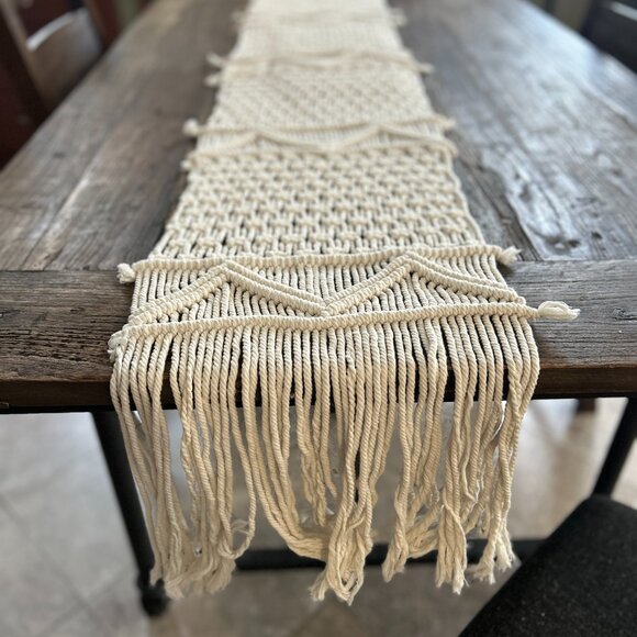 Vintage Handmade Ivory Macramé Table Runner / Wall Hanging Boho Cottagecore - Picture 3 of 5